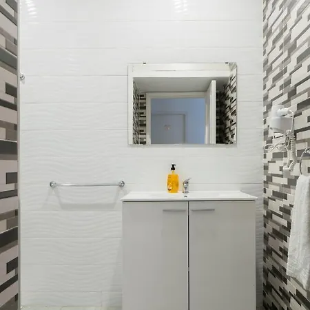 Moreira Terrace 2*