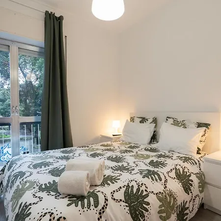 Pensión Moreira Terrace 2*
